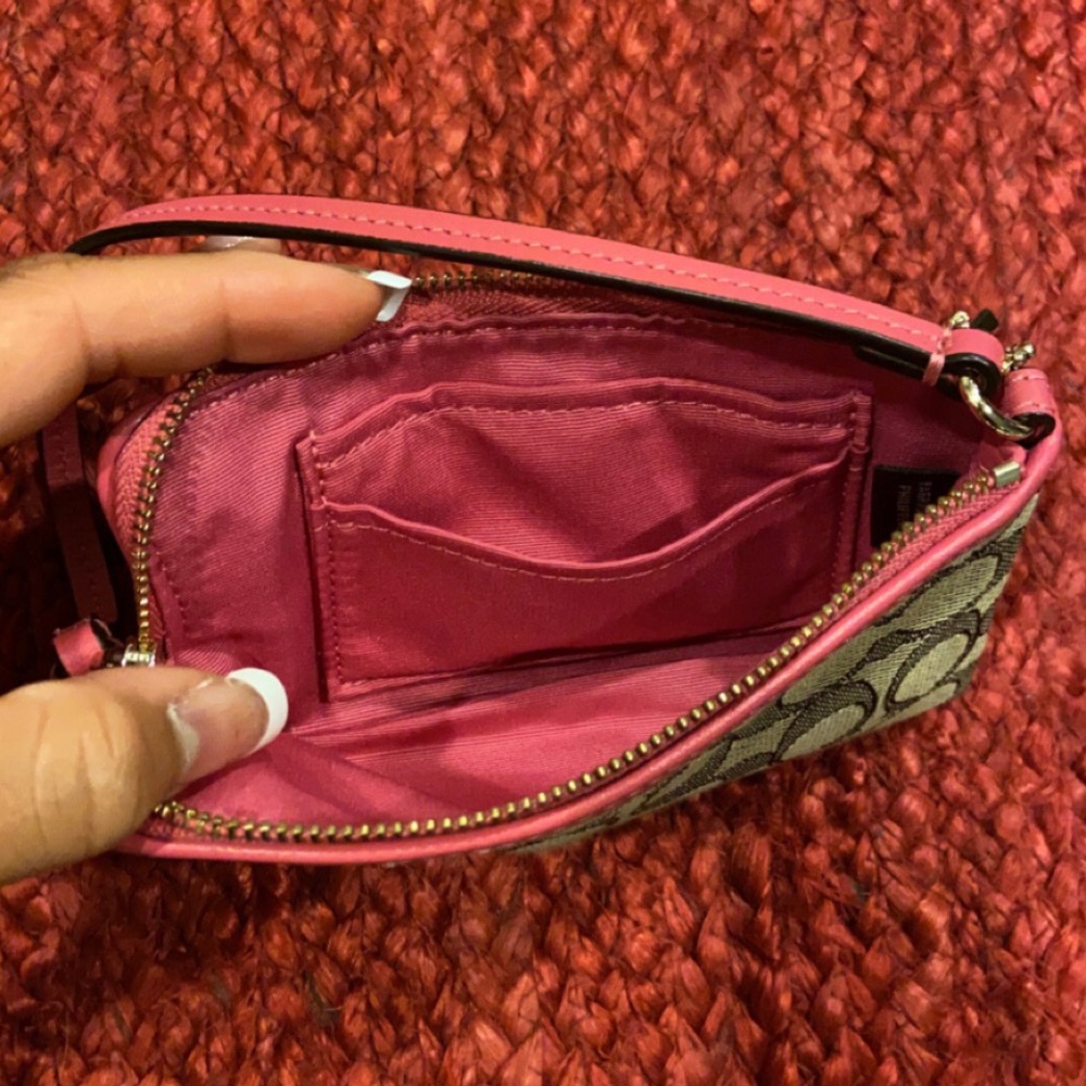 Coach purse - Picture 5 of 7